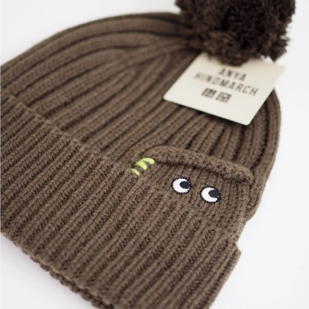 Anya Hindmarch eyes signature logo Uniqlo heattech knit beanie olive - Picture 6 of 8
